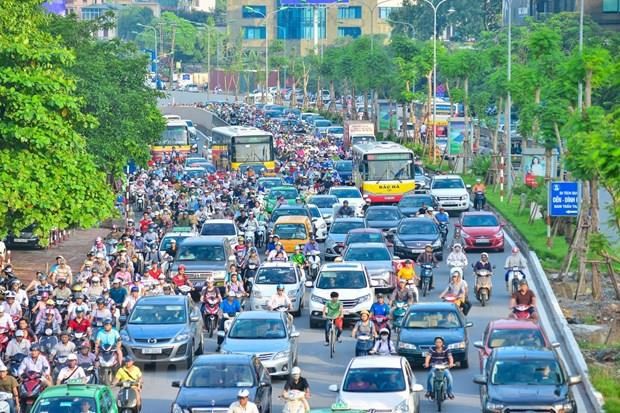Mở làn đường riêng xe buýt: Liệu có bị 'sa lầy' vòng vây xe cá nhân? - Ảnh 1. Mở làn đường riêng xe buýt: Liệu có bị 'sa lầy' vòng vây xe cá nhân? - Ảnh 1.