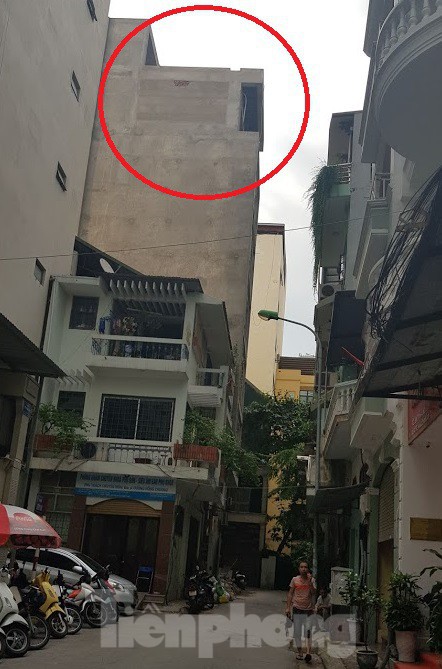 Đổ cho 'đất vàng' tiền tỉ, cao ốc trung tâm Hà Nội xây vượt mặt - Ảnh 2.
