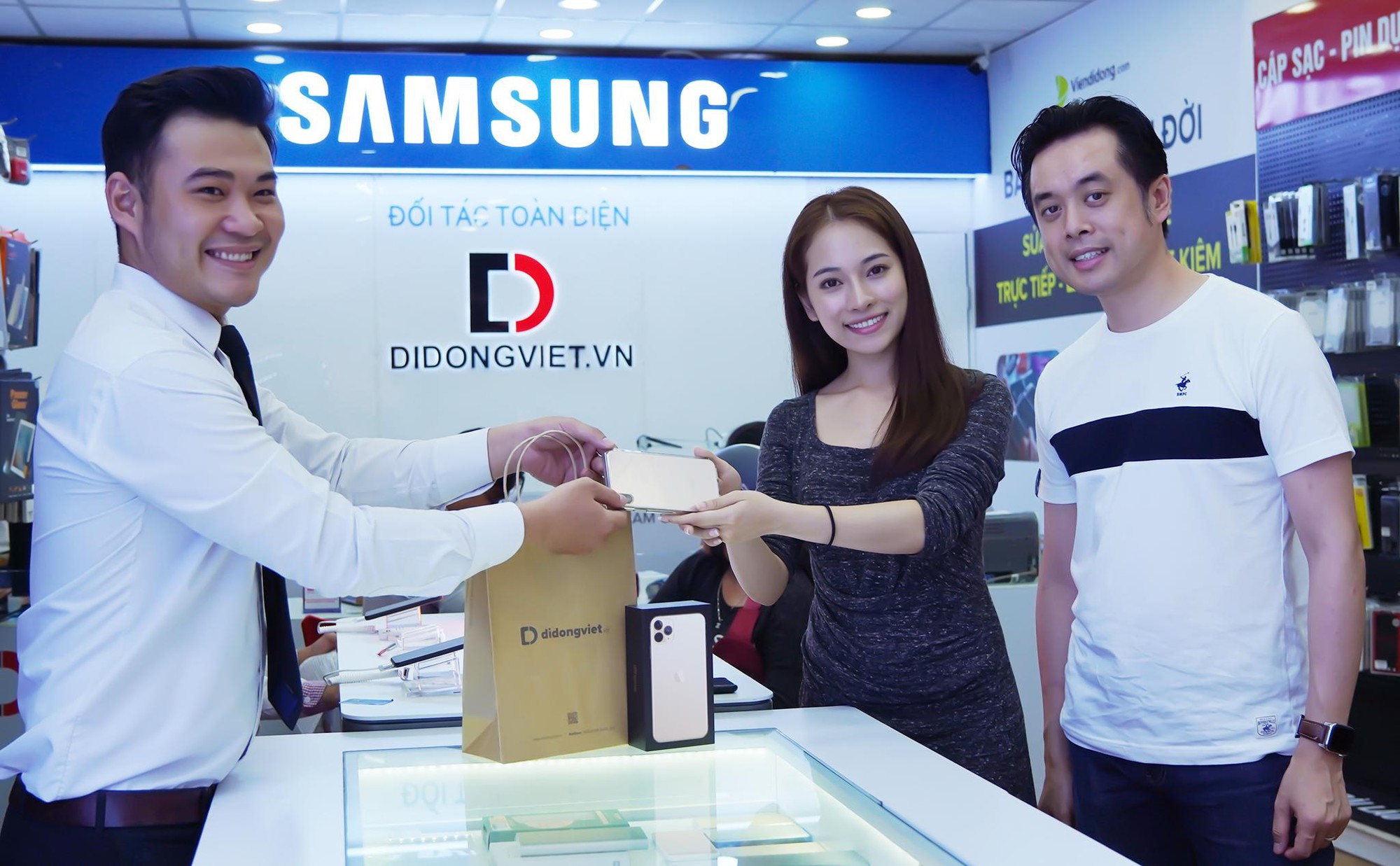 iphone-11-pro-max-dung-luong-256gb-da-co-chu-voi-gia-79-trieu-dong-1