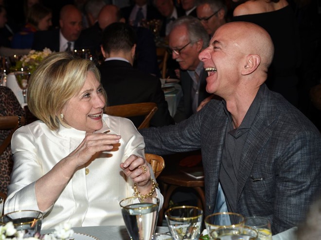 Mùa hè hào nhoáng của tỉ phú số một thế giới Jeff Bezos và nhân tình - Ảnh 5. Mùa hè hào nhoáng của tỉ phú số một thế giới Jeff Bezos và nhân tình - Ảnh 5.