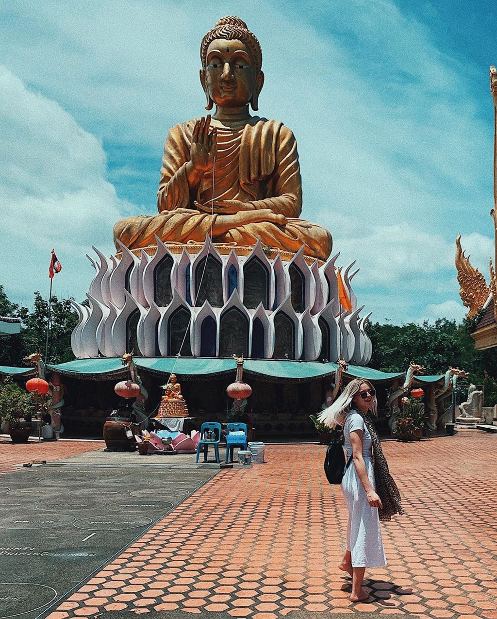 Bi an dang sau ngoi chua hong co rong khong lo quan quanh hinh anh 9 Bi an dang sau ngoi chua hong co rong khong lo quan quanh hinh anh 9