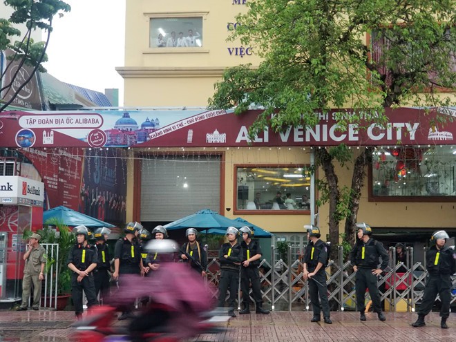 Công an Thủ Đức sẵn sàng cho tình huống khách hàng 'vây' Công ty Alibaba đòi tiền - Ảnh 3.