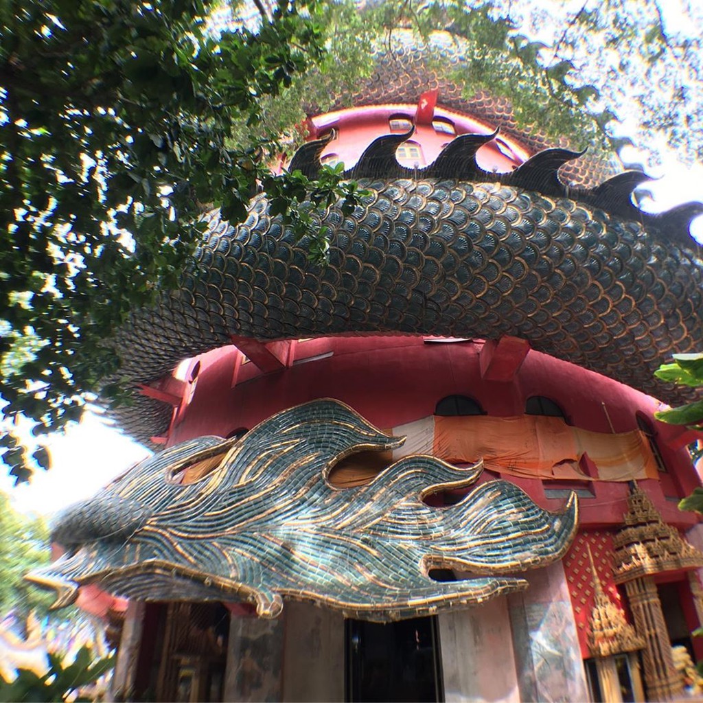 Bi an dang sau ngoi chua hong co rong khong lo quan quanh hinh anh 5 Bi an dang sau ngoi chua hong co rong khong lo quan quanh hinh anh 5