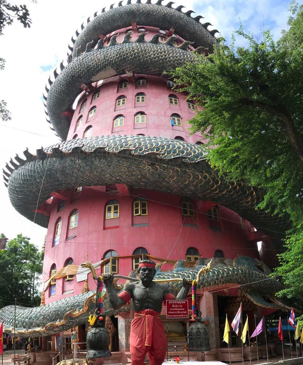 Bi an dang sau ngoi chua hong co rong khong lo quan quanh hinh anh 15 Bi an dang sau ngoi chua hong co rong khong lo quan quanh hinh anh 15