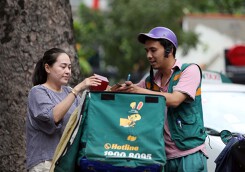 'Nóng' cuộc đua giao hàng nhanh