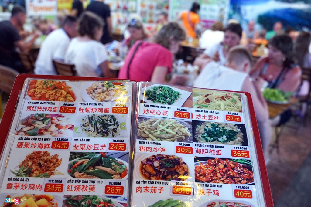 Vào chợ đêm Nha Trang cứ ngỡ như đang mua sắm ở nước ngoài - Ảnh 9.