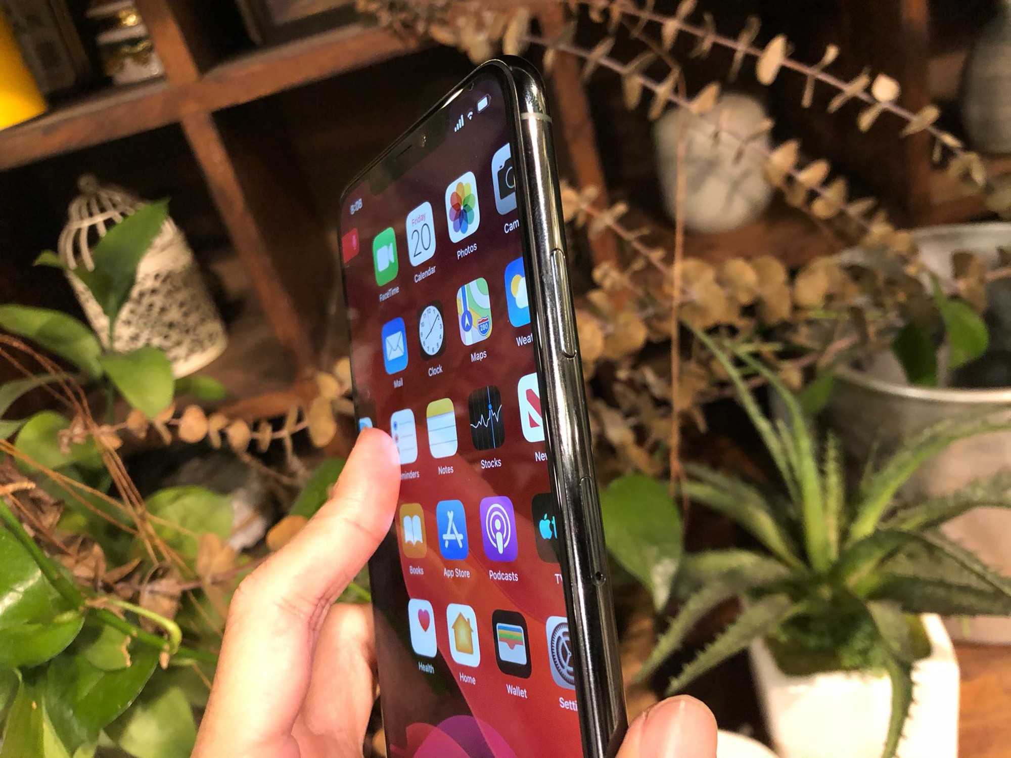can-canh-iphone-11-pro-max-mau-xanh-reu-phien-ban-uoc-ao-cua-nhieu-ifan-viet-6 can-canh-iphone-11-pro-max-mau-xanh-reu-phien-ban-uoc-ao-cua-nhieu-ifan-viet-6