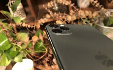 Cận cảnh iPhone 11 Pro Max màu xanh rêu - phiên bản ước ao của nhiều iFan Việt