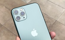 Người Việt Nam làm việc hơn 3 tháng mới có thể mua được chiếc iPhone 11 Pro