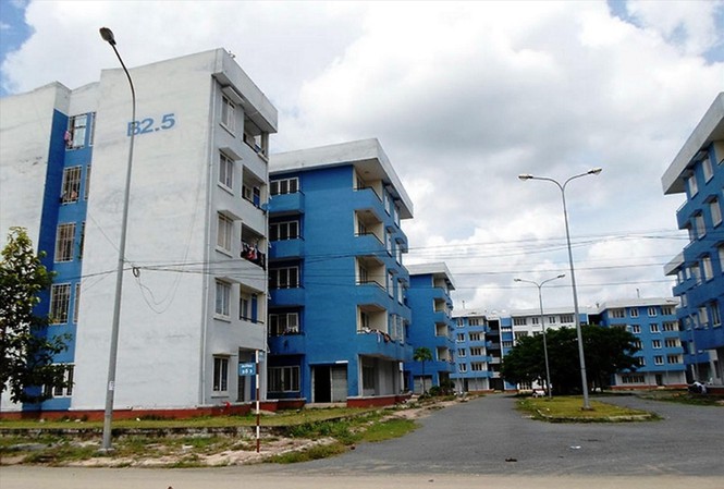 Sống tạm cạnh nghìn căn hộ… bỏ hoang ở TP HCM - Ảnh 1.