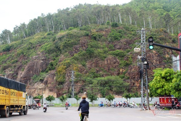 Phù điêu 86 tỉ đồng tạc vào núi: Lo lắng của nguyên Phó bí thư Bình Định - Ảnh 2. Phù điêu 86 tỉ đồng tạc vào núi: Lo lắng của nguyên Phó bí thư Bình Định - Ảnh 2.