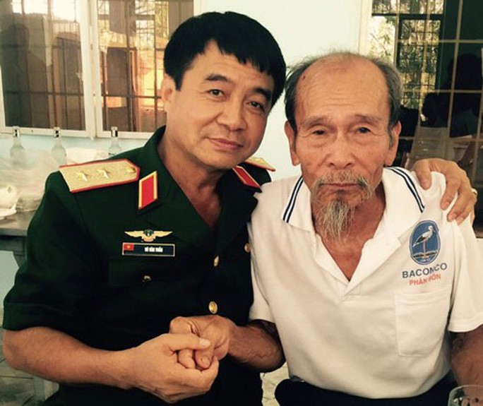 Phi công Nguyễn Văn Bảy - anh hùng bình dị - Ảnh 2. Phi công Nguyễn Văn Bảy - anh hùng bình dị - Ảnh 2.