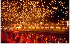Nghìn ngọn đèn hoa đăng thắp sáng trời đêm Thái Lan