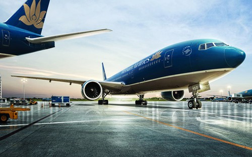 Vietnam Airlines lùi giờ nhiều chuyến bay vì bão Tapah - Ảnh 1. Vietnam Airlines lùi giờ nhiều chuyến bay vì bão Tapah - Ảnh 1.
