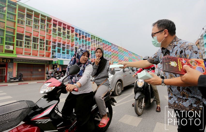 Singapore và Malaysia mịt mù trong bụi, Indonesia phủ nhận là thủ phạm - Ảnh 4. Singapore và Malaysia mịt mù trong bụi, Indonesia phủ nhận là thủ phạm - Ảnh 4.