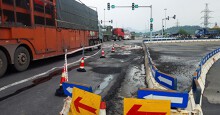 Sau mưa, đường nối cao tốc Đà Nẵng - Quảng Ngãi lộ đầy ổ gà, sống trâu