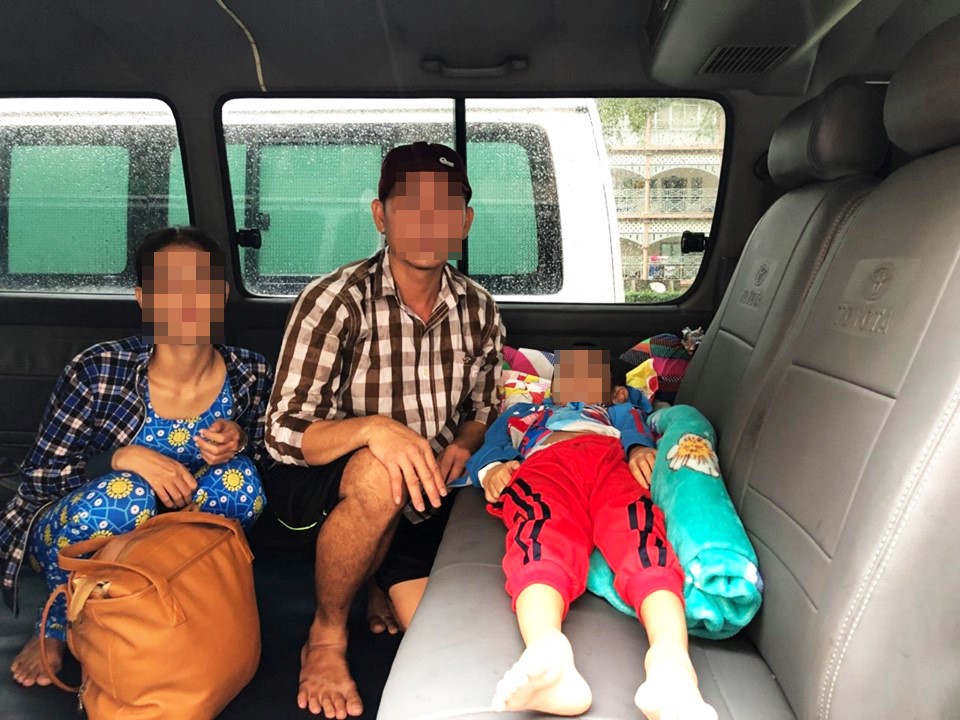 Người bán đất bán nhà mua xe chở áo quan người dưng về nhà với giá 0 đồng - Ảnh 2. Người bán đất bán nhà mua xe chở áo quan người dưng về nhà với giá 0 đồng - Ảnh 2.