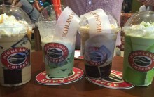 Khách hàng tố Phúc Long và Highlands Coffee ‘làm màu’ bảo vệ môi trường, kêu gọi tẩy chay