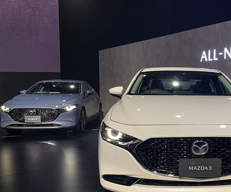 Mazda3 và Toyota Altis - ngôi vương đổi chủ tại Việt Nam - Ảnh 2. Mazda3 và Toyota Altis - ngôi vương đổi chủ tại Việt Nam - Ảnh 2.