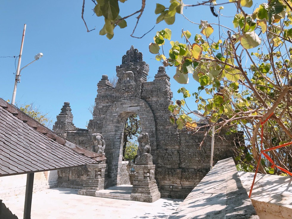 Đảo ngọc Bali có còn hấp dẫn du khách khi dự luật cấm 'ăn cơm trước kẻng' ra đời? - Ảnh 6. Đảo ngọc Bali có còn hấp dẫn du khách khi dự luật cấm 'ăn cơm trước kẻng' ra đời? - Ảnh 6.