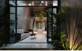 Ngôi nhà ấn tượng với màu xám xi măng