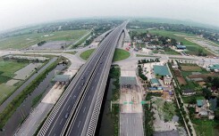 Dự án cao tốc Bắc - Nam hơn 7.000 tỉ đồng mới giải ngân được 400 tỉ, sân bay Long Thành 11.500 tỉ chỉ giải ngân 300 tỉ