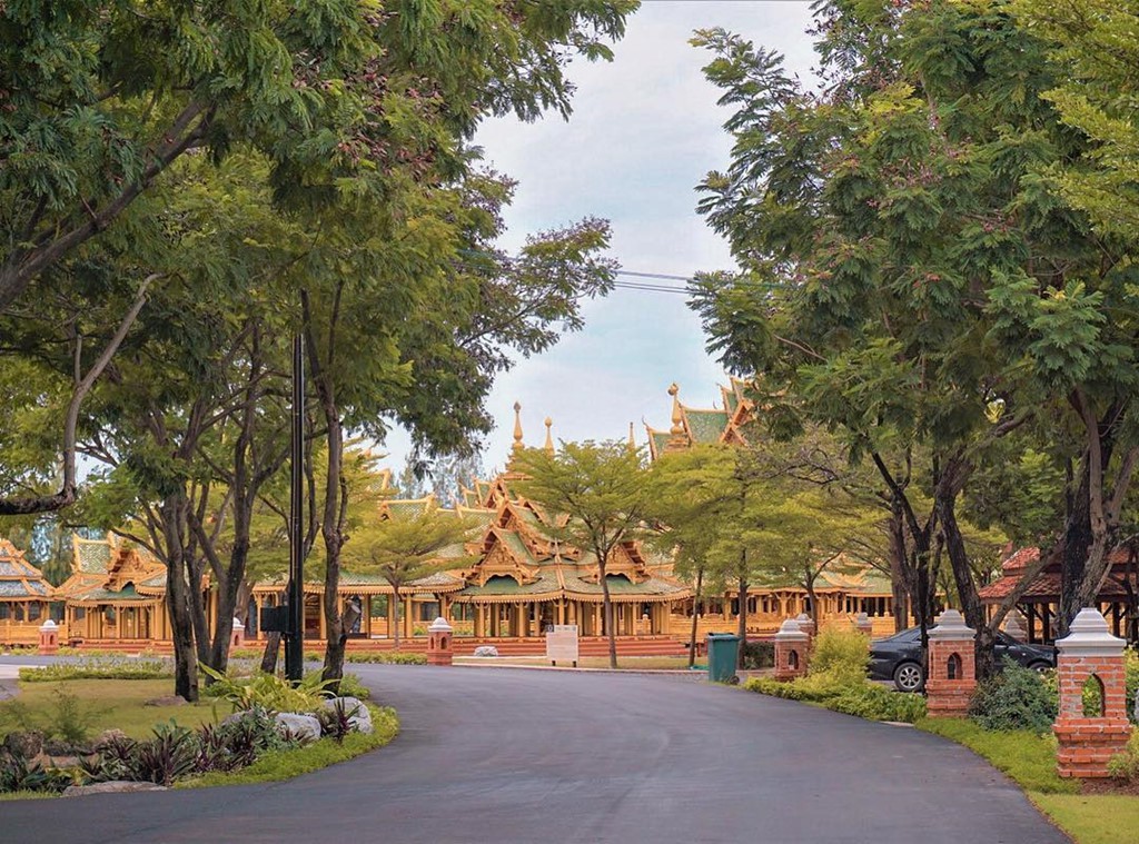 Thủy quái bao quanh ngôi đền trong thành cổ ở Thái Lan - Ảnh 7. Thủy quái bao quanh ngôi đền trong thành cổ ở Thái Lan - Ảnh 7.