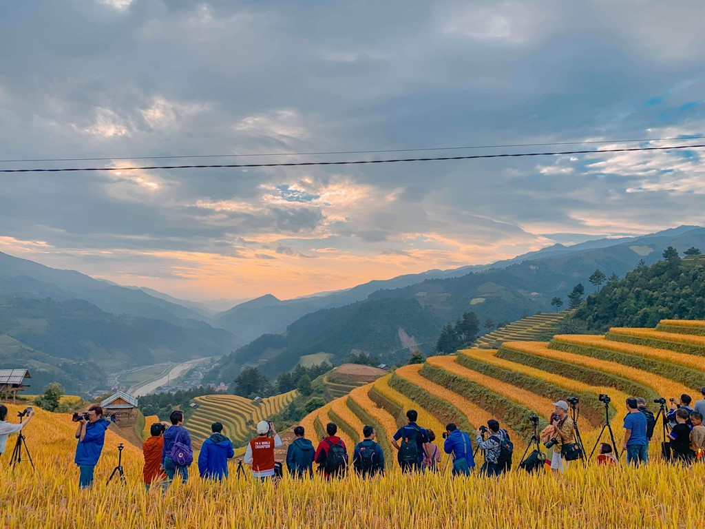 Đồi Móng Ngựa, điểm chụp lúa chín thu hút nhiếp ảnh gia ở Mù Cang Chải - Ảnh 5. Đồi Móng Ngựa, điểm chụp lúa chín thu hút nhiếp ảnh gia ở Mù Cang Chải - Ảnh 5.