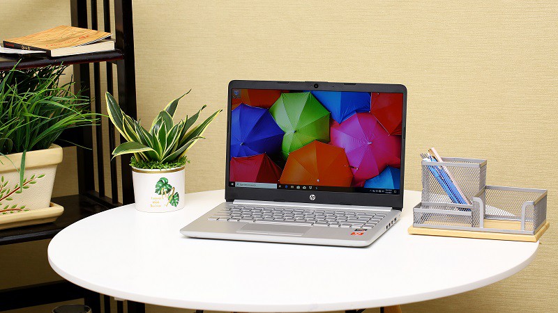 1y1a7079_800x450 5-mau-laptop-gia-re-hieu-nang-tot-danh-cho-tan-sinh-vien-3