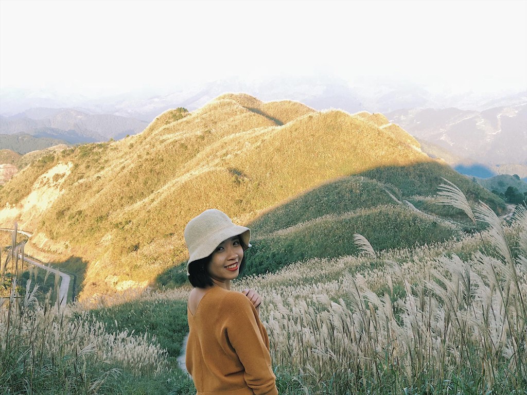 Thang 10 check-in cung dong lau dep mo mang o Quang Ninh hinh anh 4 