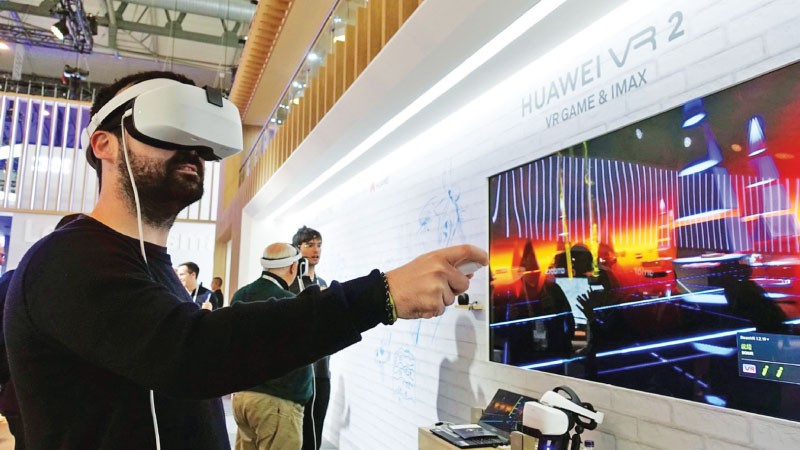 z_p12-Huawei tu-vong-kim-co-siet-chan-ba-manh-van-chu-toi-lenh-cam-cua-my-huawei-dang-lam-chu-cong-nghe-5g-tren-su-cong-sinh-3