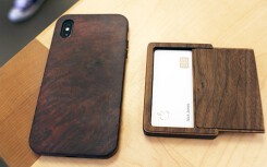 Nếu vẫn muốn tiếp tục dùng Apple Card, khách hàng phải bỏ thêm 139 USD để mua...hộp đựng thẻ