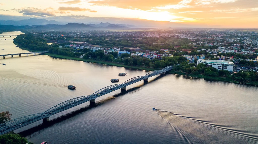 Huế mộng mơ, tráng lệ nhìn từ trên cao - Ảnh 1. Huế mộng mơ, tráng lệ nhìn từ trên cao - Ảnh 1.