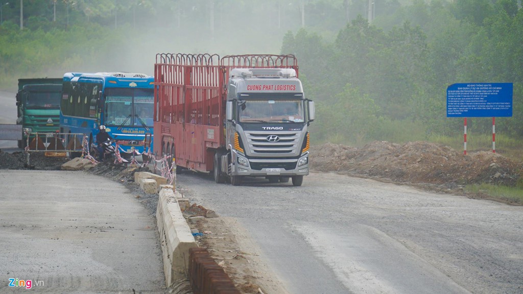 Cao tốc nửa tỉ USD nối Đà Nẵng, Huế mờ mịt ngày thông xe - Ảnh 13.