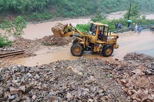 Miền Trung ngập lụt - Ảnh 3.