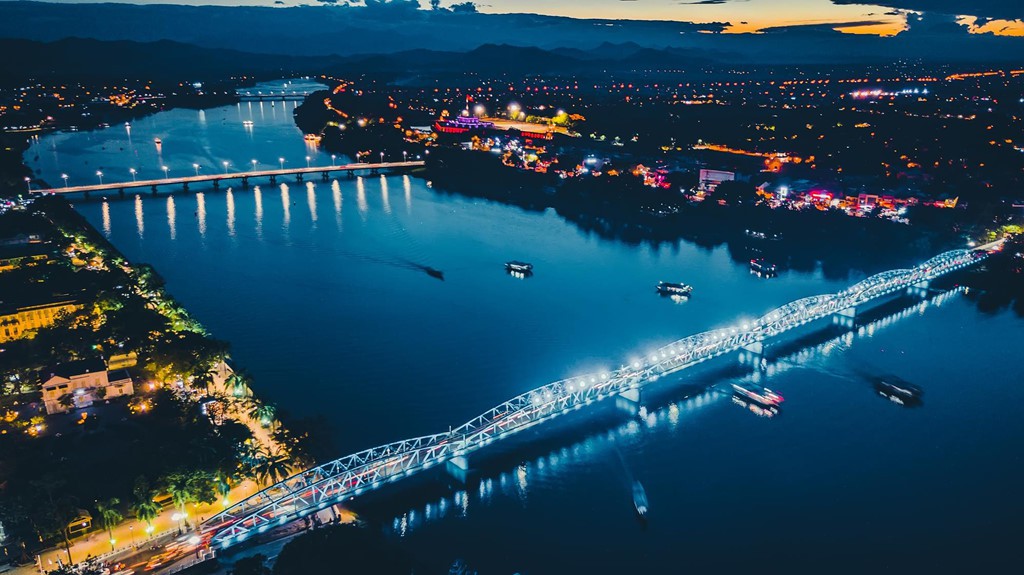 Huế mộng mơ, tráng lệ nhìn từ trên cao - Ảnh 4. Huế mộng mơ, tráng lệ nhìn từ trên cao - Ảnh 4.