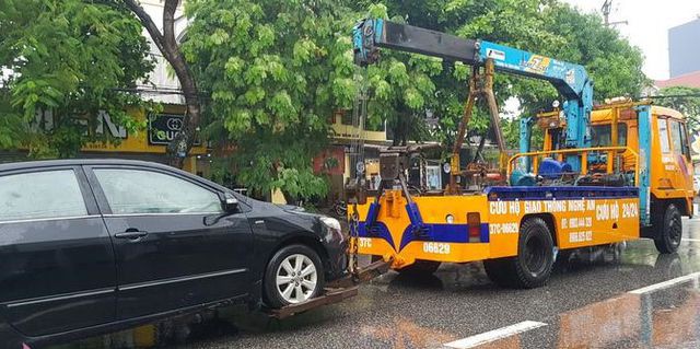 Thành phố Vinh 'thất thủ' vì mưa lớn kéo dài nhiều ngày - Ảnh 9. Thành phố Vinh 'thất thủ' vì mưa lớn kéo dài nhiều ngày - Ảnh 9.