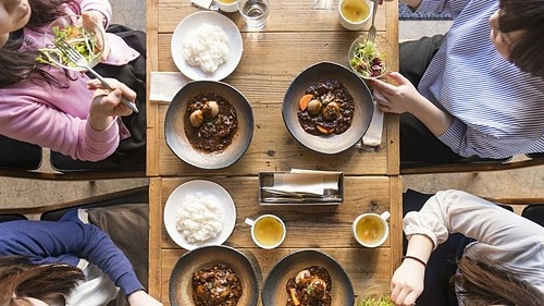 6 mẹo giữ sức khỏe cho chuyến du lịch dài - Ảnh 1.