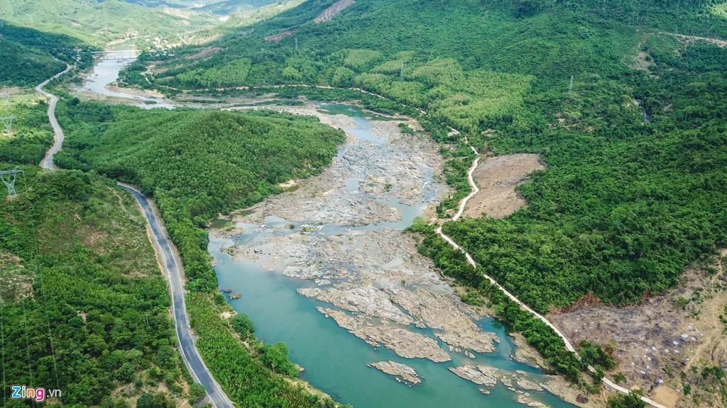Những dòng sông khô cạn khiến Đà Nẵng thiếu nước sinh hoạt - Ảnh 7. Những dòng sông khô cạn khiến Đà Nẵng thiếu nước sinh hoạt - Ảnh 7.
