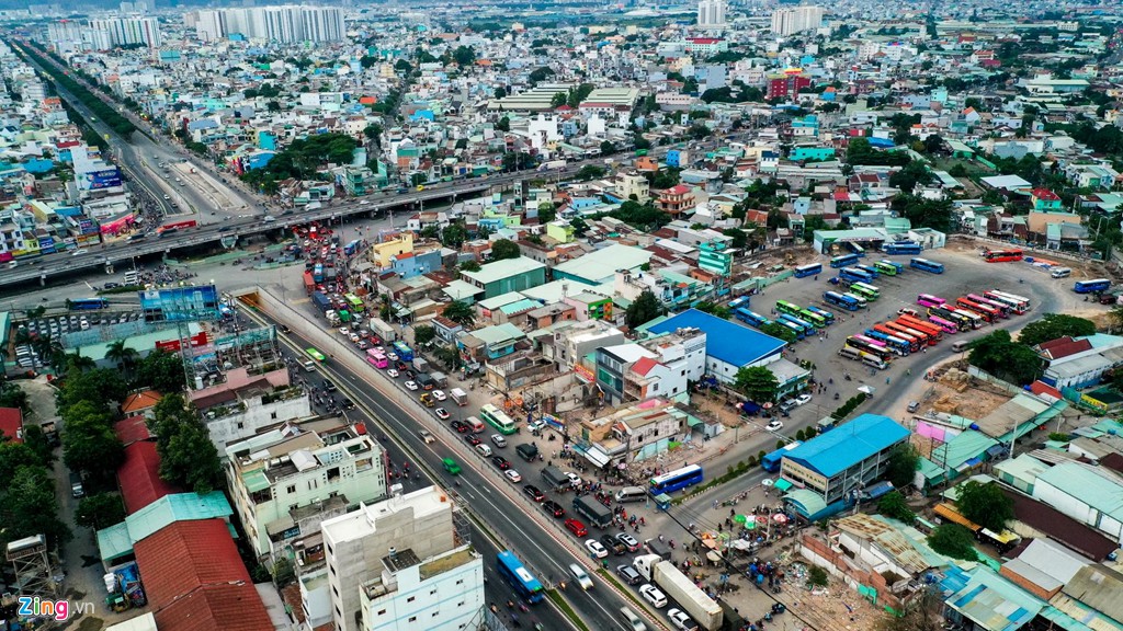 Đương đầu với thử thách kẹt xe ở cửa ngõ tây bắc TP HCM - Ảnh 1. Đương đầu với thử thách kẹt xe ở cửa ngõ tây bắc TP HCM - Ảnh 1.