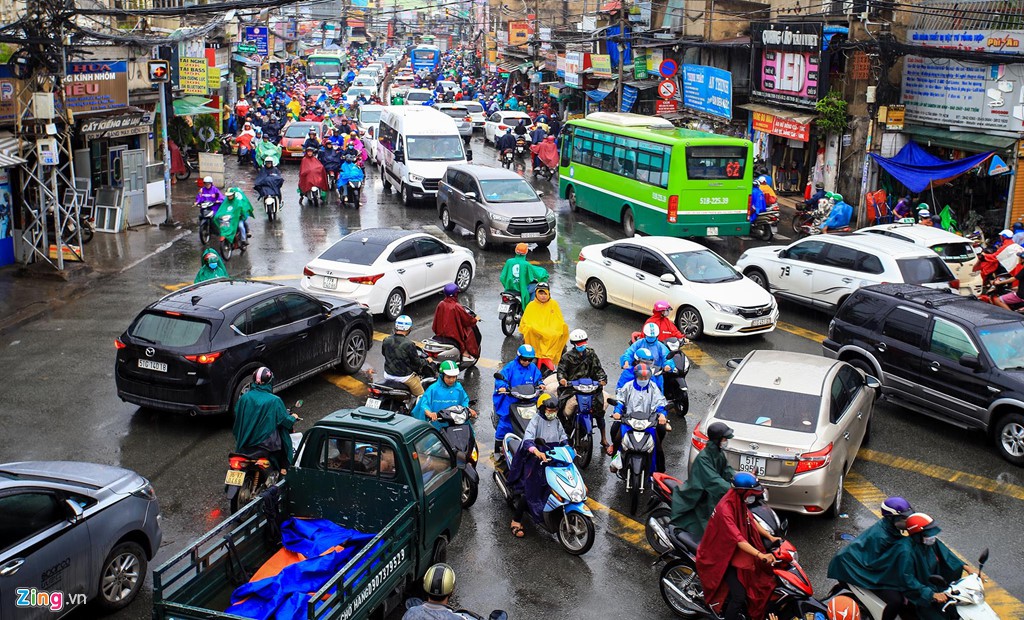 Đương đầu với thử thách kẹt xe ở cửa ngõ tây bắc TP HCM - Ảnh 7. Đương đầu với thử thách kẹt xe ở cửa ngõ tây bắc TP HCM - Ảnh 7.