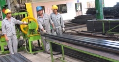 Thép Việt Nam vừa bị Malaysia áp thuế, vừa bị Indonesia khởi kiện