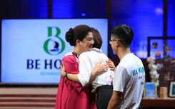 'Bà ngoại U60' rót 5 tỉ đồng đầu tư cho cô nàng chuyển giới làm homestay