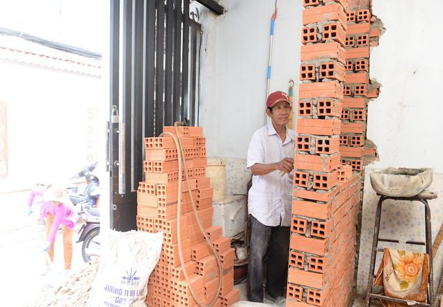 Người dân 8 phường ở TP HCM hiến "đất vàng" để mở rộng hẻm - Ảnh 4.
