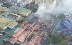 Hà Nội làm việc với Bộ Tư lệnh Hóa học để tẩy độc trong bán kính 500 m sau vụ cháy ở Rạng Đông