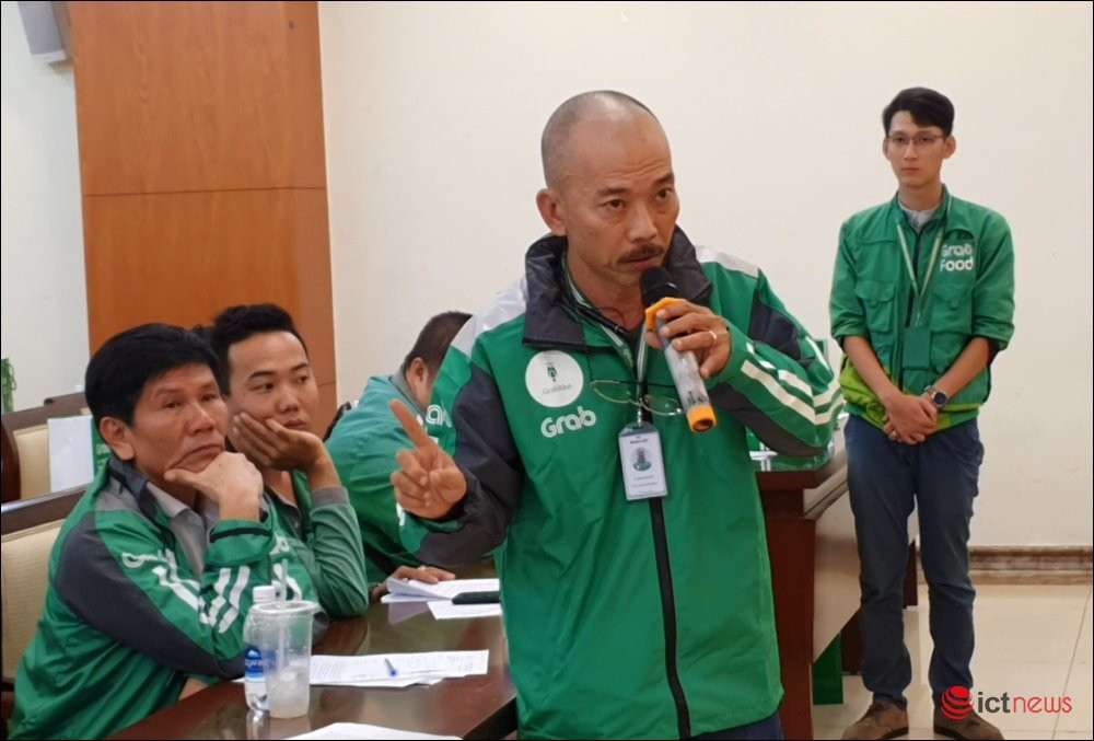 Tài xế GrabBike đề xuất định danh lại nghề nghiệp, không áp dụng chung một biểu thuế - Ảnh 1. Tài xế GrabBike đề xuất định danh lại nghề nghiệp, không áp dụng chung một biểu thuế - Ảnh 1.