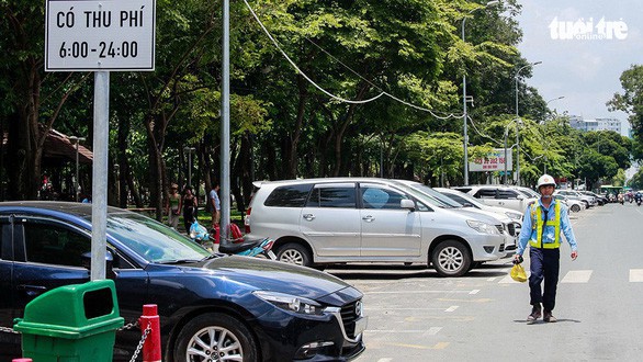 Phí đỗ xe lòng đường ở TP.HCM: Thu vào 1, chi đến 4 - Ảnh 1. Phí đỗ xe lòng đường ở TP.HCM: Thu vào 1, chi đến 4 - Ảnh 1.