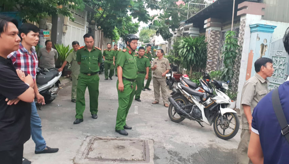 Bị mất chứng minh nhân dân, hai thanh niên đang liên hoan bị công an đưa về trụ sở tạm giữ - Ảnh 1. Bị mất chứng minh nhân dân, hai thanh niên đang liên hoan bị công an đưa về trụ sở tạm giữ - Ảnh 1.