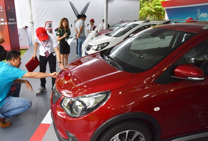 Cuộc đua giảm giá ôtô ngày càng quyết liệt - Ảnh 1. Cuộc đua giảm giá ôtô ngày càng quyết liệt - Ảnh 1.