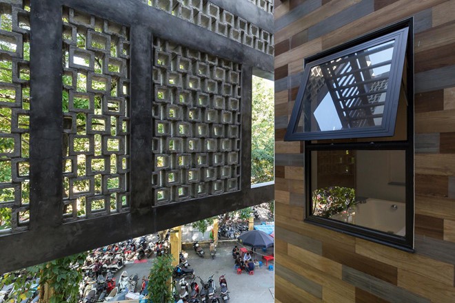 Căn nhà kết hợp truyền thống, hiện đại trong ngõ nhỏ gần ĐH Bách Khoa - Ảnh 2. Căn nhà kết hợp truyền thống, hiện đại trong ngõ nhỏ gần ĐH Bách Khoa - Ảnh 2.